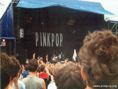 Claw Boys Claw op het podium