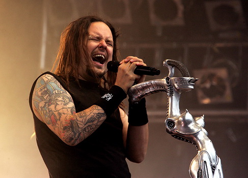 Jonathan Davis aan de tapkast