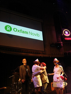 Giel Beelen wordt 'gehugged'